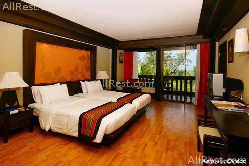 Kata Beach Resort & Spa 12